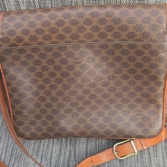 * GUC * Vintage Celine * - Picture 3 of 17